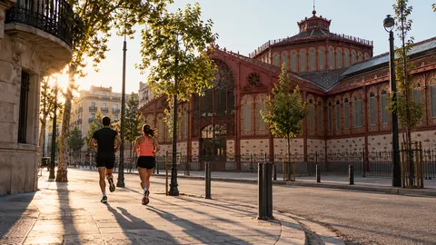 Recreación editorial fotorrealista de KROONA para Cursa Moritz Sant Antoni, inspirada en Barcelona