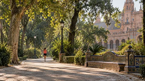 Recreación editorial fotorrealista de KROONA para Parque de María Luisa - Sevilla10, inspirada en Sevilla